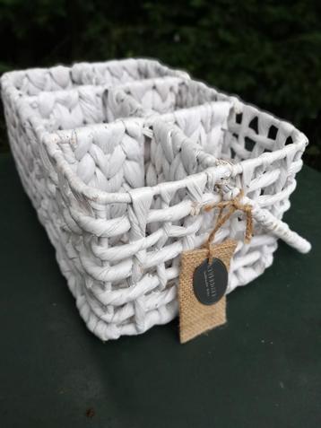 Decoratieve witte bestekmand Riverdale 28x19x14,5h beschikbaar voor biedingen
