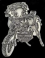 Harley- Davidson met Betty Boop pin, Verzamelen, Speldjes, Pins en Buttons, Verzenden, Nieuw, Transport, Speldje of Pin