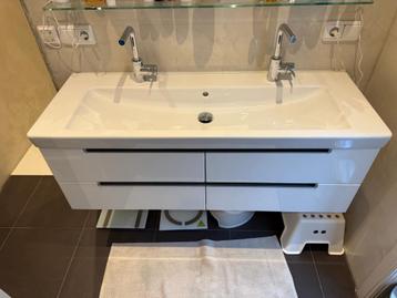 Villeroy & Boch Luxe badmeubel WIT 130 breed + kast + spieg  beschikbaar voor biedingen