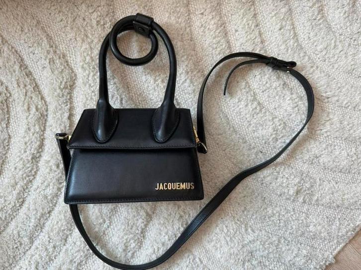 Jacquemus Le Chiquito Noeud leather tote bag, Sieraden, Tassen en Uiterlijk, Tassen | Damestassen, Gebruikt, Schoudertasje, Zwart