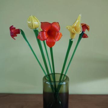 Glazen bloemen, Murano stijl bloemen beschikbaar voor biedingen