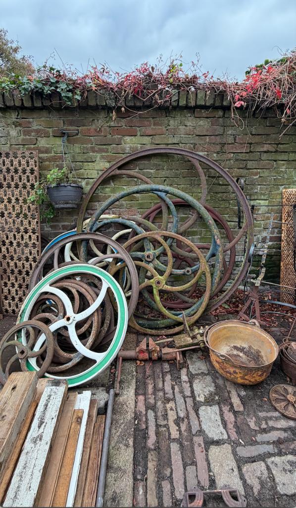 Set van 12 antieke, massieve ijzeren vliegwielen., Antiek en Kunst, Antiek | Gereedschap en Instrumenten, Ophalen