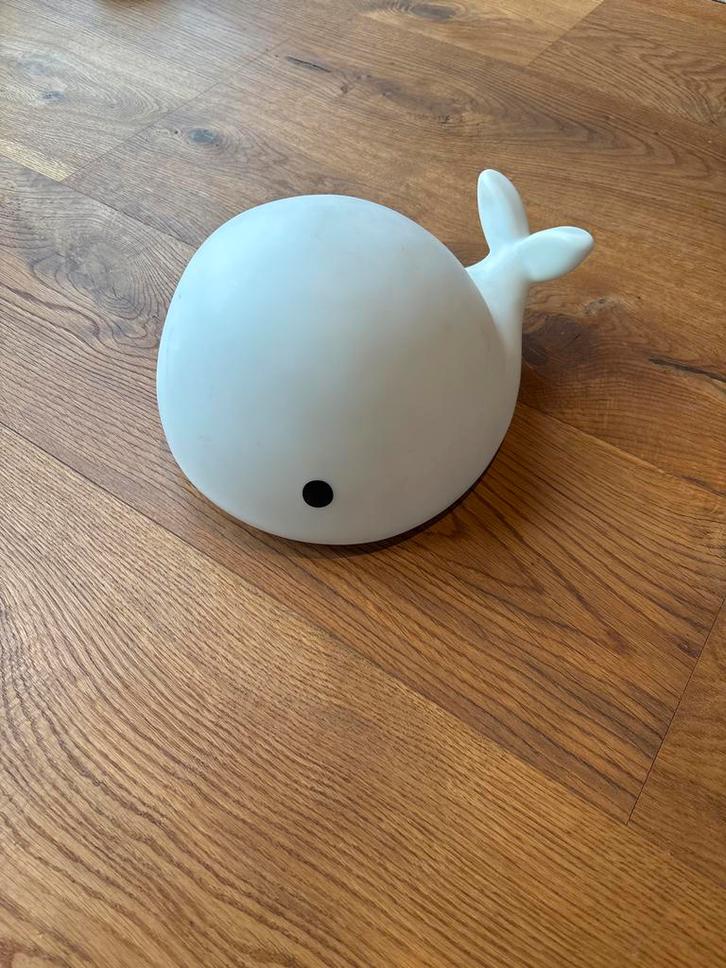 Flow walvis lamp oplaadbaar, Kinderen en Baby's, Kinderkamer | Inrichting en Decoratie, Gebruikt, Lamp, Ophalen of Verzenden