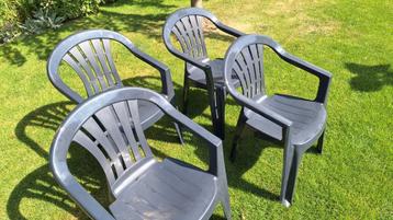 4 x tuinstoelen / kuipstoelen / stapelbaar beschikbaar voor biedingen
