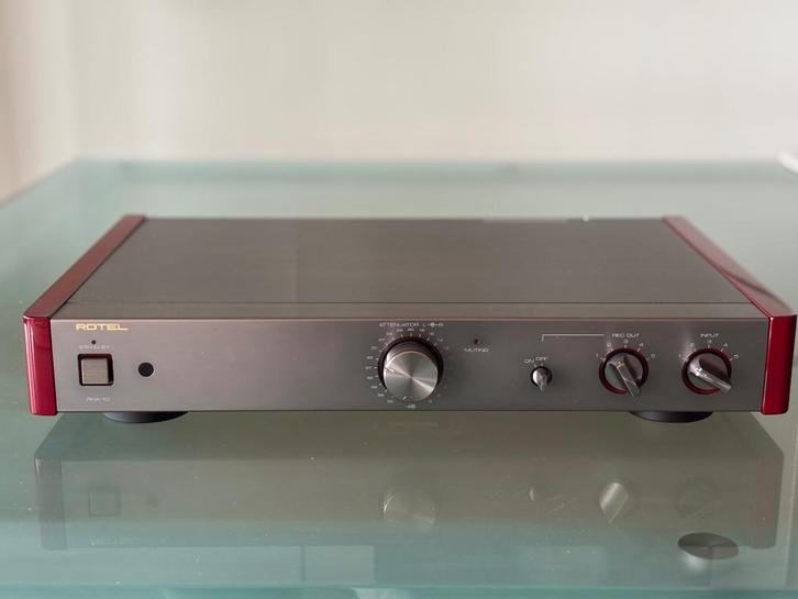 Rotel RHA10 high end actieve voorversterker, Audio, Tv en Foto, Versterkers en Receivers, Zo goed als nieuw, 120 watt of meer