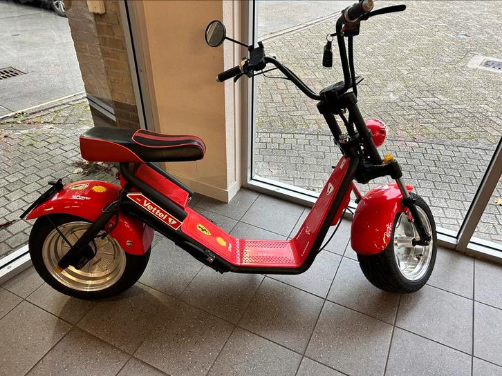 Unieke Spyder Wheelz E-chopper Ferrari Vettel, Fietsen en Brommers, Snorfietsen en Snorscooters, Zo goed als nieuw, Overige merken