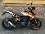 KTM Duke 125 - 2017 inclusief assecoires (zie beschrijving), Motoren, Particulier, 125 cc, 11 kW of minder, Handvatverwarming
