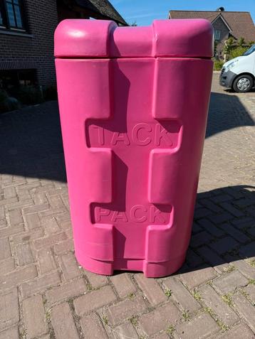 Roze Wedstrijdkast | Tack Pack beschikbaar voor biedingen