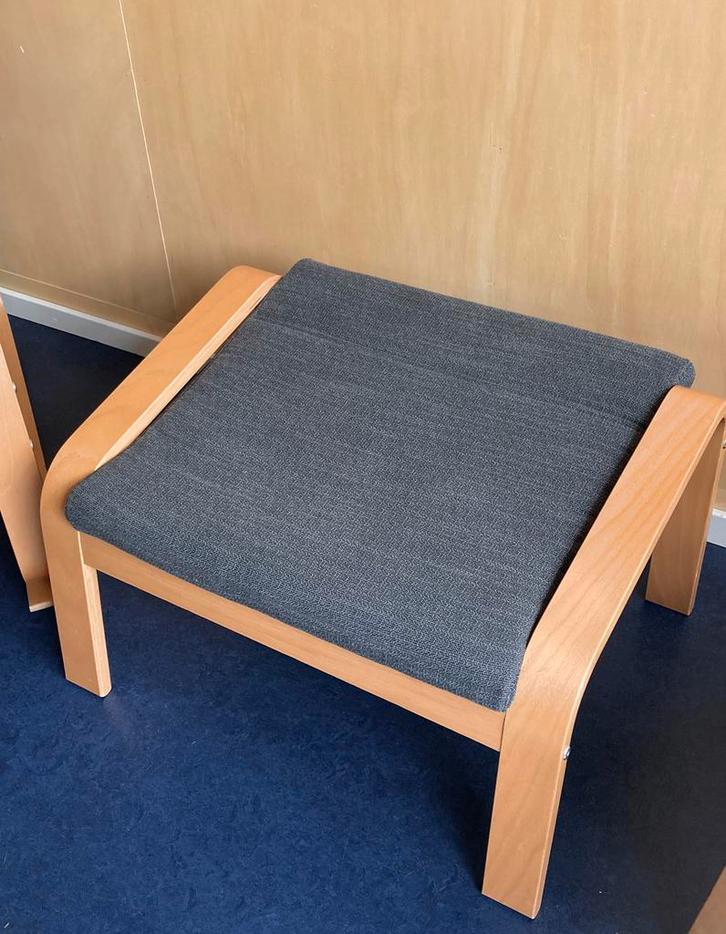 POÄNG voetenbank, netjes., Huis en Inrichting, Fauteuils, Zo goed als nieuw, Hout, Stof, 50 tot 75 cm, Minder dan 75 cm, Ophalen of Verzenden