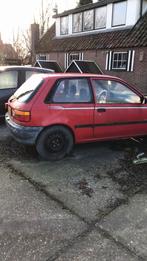 Toyota Starlet 1.3 XLI 12V E2 1995 Rood, Auto's, Toyota, Origineel Nederlands, Te koop, Benzine, 787 kg