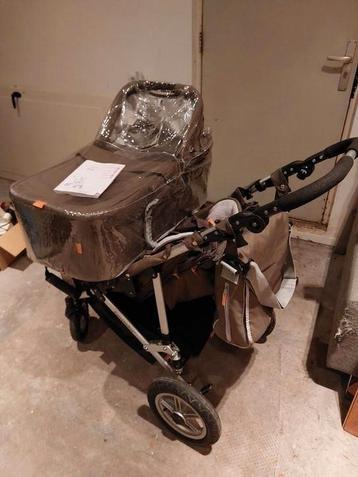 Easy Walker Qtro 4 luchtbanden met wieg . Wandelwagen zwenkw beschikbaar voor biedingen