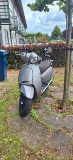 BTC CEO scooter met schade maar met nieuwe onderhoudsbeurt, Fietsen en Brommers, Ophalen, Gebruikt