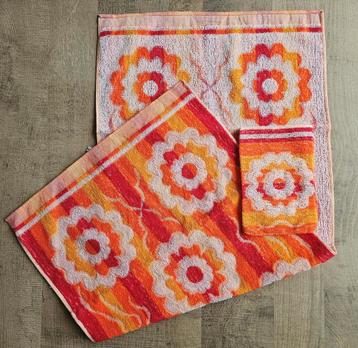 Vintage oranje rode gebloemde handdoek retro jaren 70 beschikbaar voor biedingen