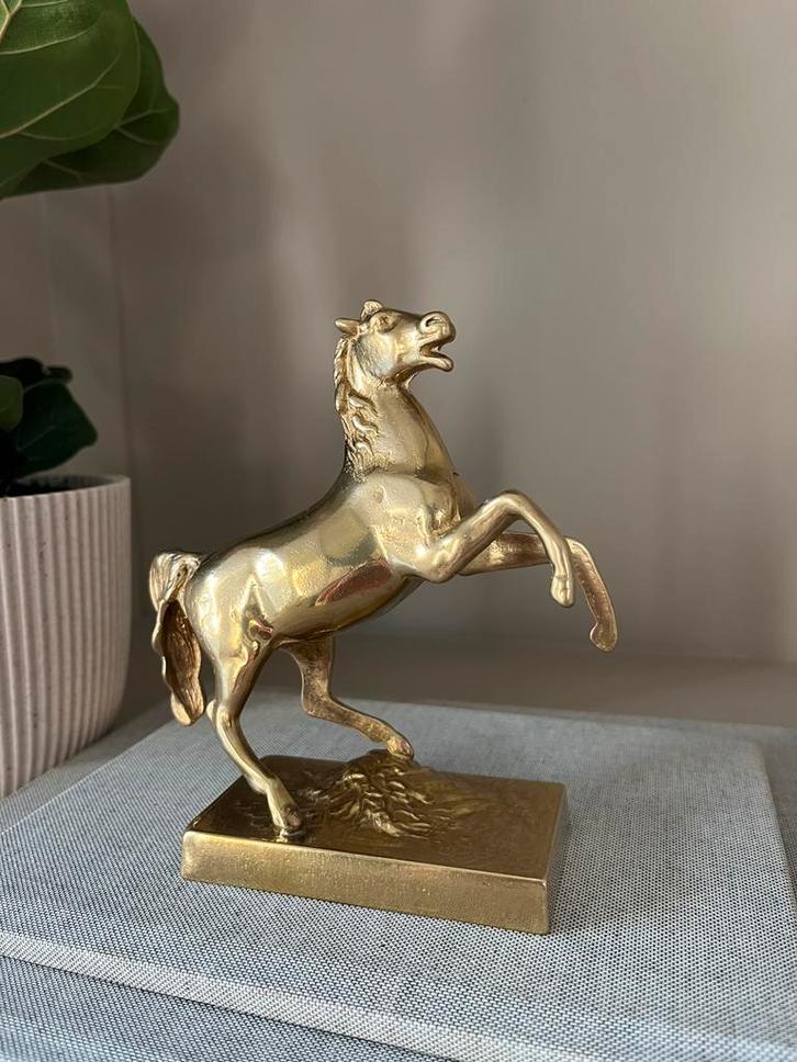Messing/bronzen beeldje – steigerend paard op voetstuk, Antiek en Kunst, Antiek | Koper en Brons, Ophalen of Verzenden