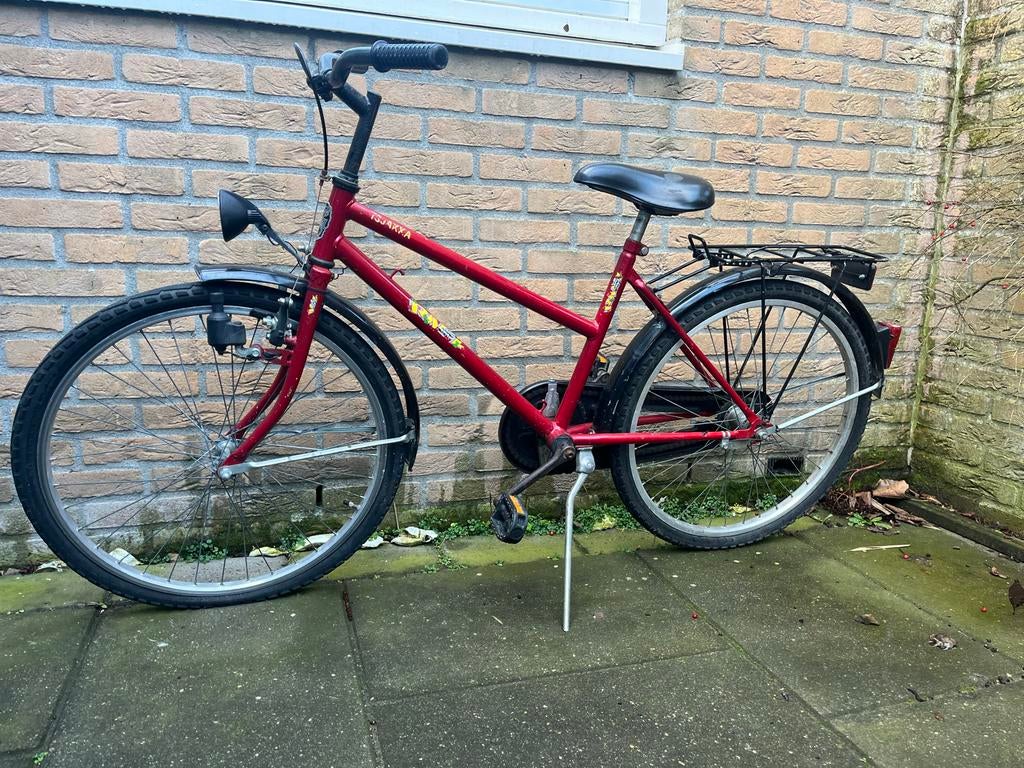 Gratis ophalen: rode Kinderfiets 24 inch - Opknapper, Fietsen en Brommers, Ophalen, Gebruikt, 24 inch, Handrem