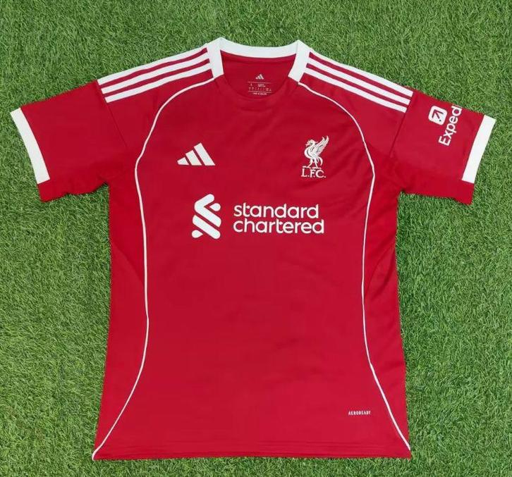 LIVERPOOL TENUE 25/26, Sport en Fitness, Voetbal, Nieuw, Set, Maat XS of kleiner, Ophalen of Verzenden