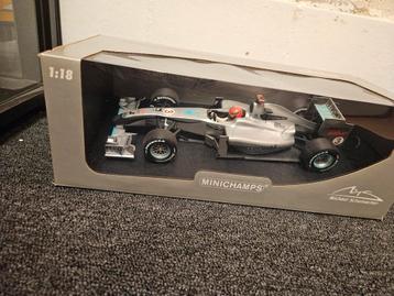 Minichamps 1:18 Michael Schumacher Mercedes GP F1 2010  beschikbaar voor biedingen