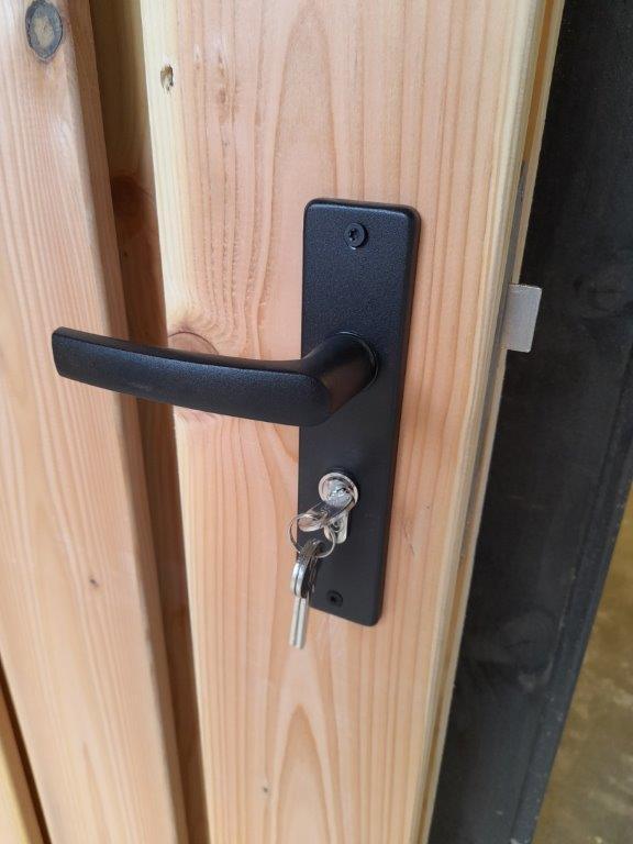 Poortdeur Douglas, met zwart stalen frame (*), Tuin en Terras, Tuinpoorten, Nieuw, Hout, Ophalen of Verzenden