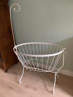 Wieg met satijnen bekleding, Ophalen, Gebruikt, Wieg