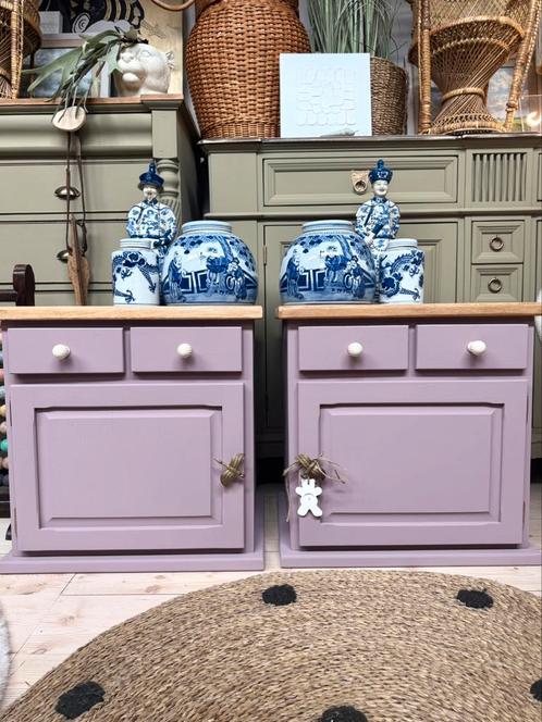 2 nachtkastjes roze ladekastjes vintage meidenkast eiken, Huis en Inrichting, Kasten | Ladekasten, Ophalen