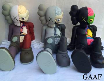 kaws orgaan grijs zittend street art popart figuur pop kunst beschikbaar voor biedingen