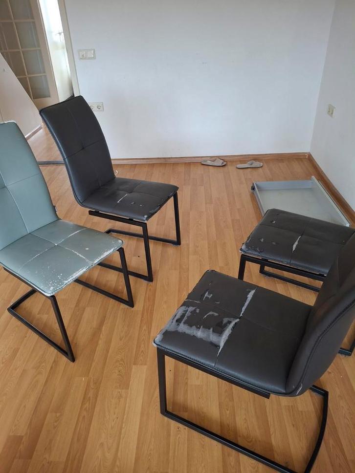Gratis XOOON Eetkamerstoelen (4 stuks), Huis en Inrichting, Stoelen, Ophalen of Verzenden