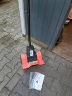 elektrische sneeuwschuiver of sneeuw verplaatster, Ophalen of Verzenden, Gebruikt, Bezem
