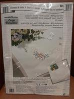 Luigi Valentini Borduurset Tafellaken 40x100cm - Nieuw, Hobby en Vrije tijd, Borduren en Borduurmachines, Ophalen of Verzenden