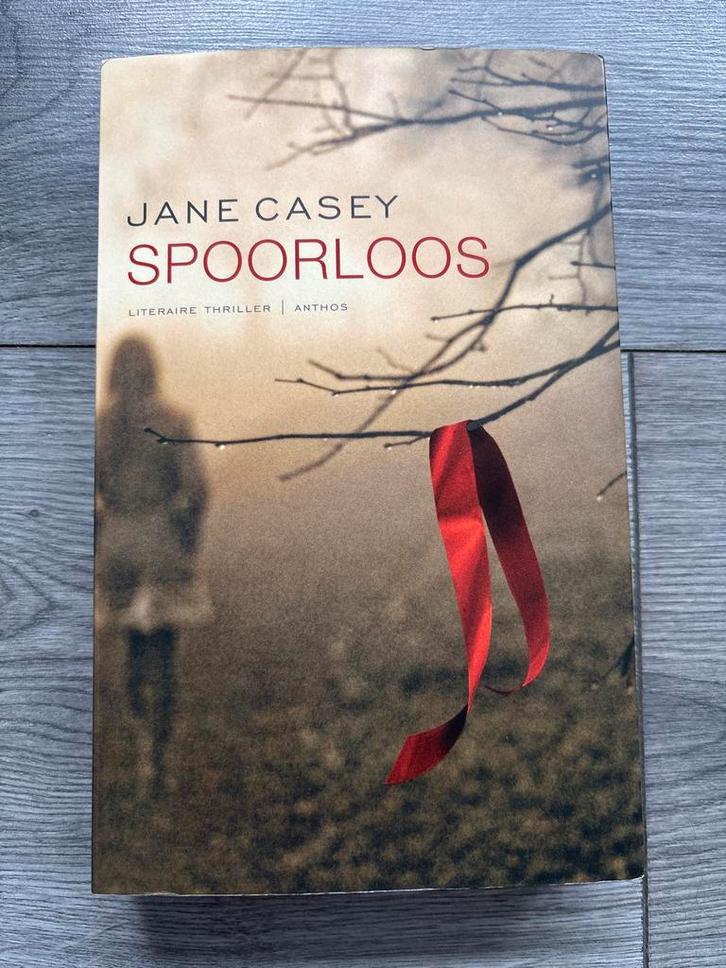 Spoorloos - Jane Casey, Boeken, Thrillers, Zo goed als nieuw, Europa overig, Ophalen of Verzenden