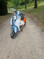 Sym mio geel, Fietsen en Brommers, Maximaal 45 km/u, Zo goed als nieuw, Benzine, 50 cc