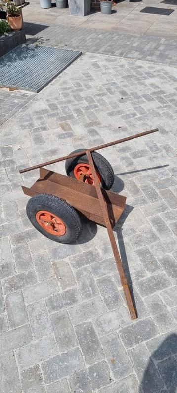 Transportmiddel voor platen of kozijnen. beschikbaar voor biedingen