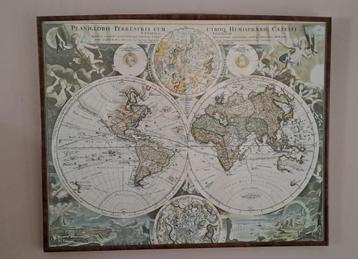 Oude ingelijste wereld kaart. beschikbaar voor biedingen