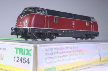 Diesellocomotief type V 300, rood/grijs, NEM-stekker, DB beschikbaar voor biedingen