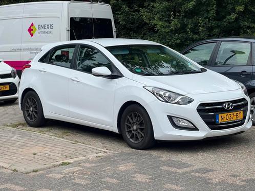 Hyundai i30 1.6 Crdi LP 5DR 2015 Wit, Auto's, Hyundai, Particulier, i30, ABS, Achteruitrijcamera, Airbags, Airconditioning, Bluetooth