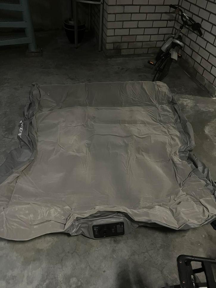 Intel Luchtbed 2-persoons met Pomp, Caravans en Kamperen, Luchtbedden, Gebruikt, 2-persoons, Ingebouwde pomp, Ophalen