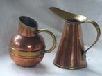 Twee stijlvolle koperen schenkkannen, Overige materialen, Gebruikt, Overige kleuren, Ophalen of Verzenden