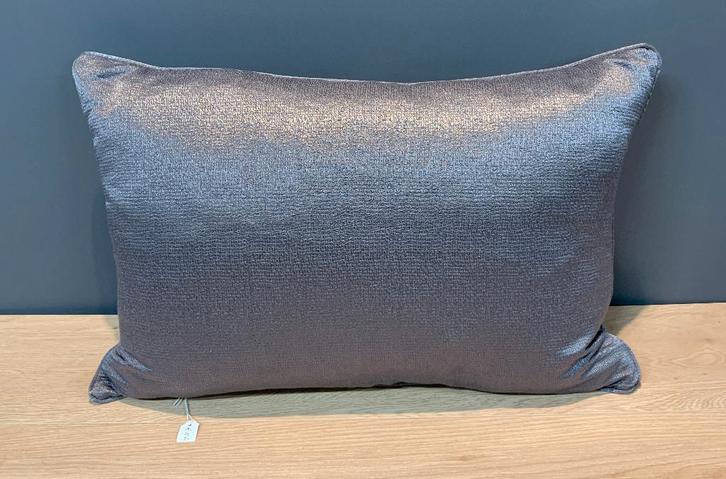 design kussen van Macazz nieuw twv € 125,00 Eric Kuster, Huis en Inrichting, Woonaccessoires | Kussens, Nieuw, Wit, Rechthoekig