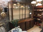 Authentiek winkelinterieur/inrichting vitrinekast vitrine, Ophalen