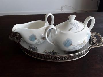 Puntgave fraaie chique roomset Ice Rose Wedgwood in zgst beschikbaar voor biedingen