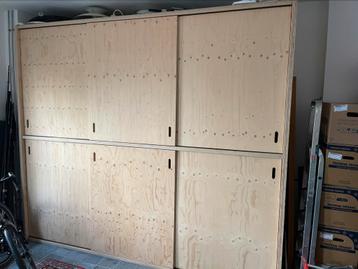 Grote underlayment houten kast – gemaakt door Zukini beschikbaar voor biedingen