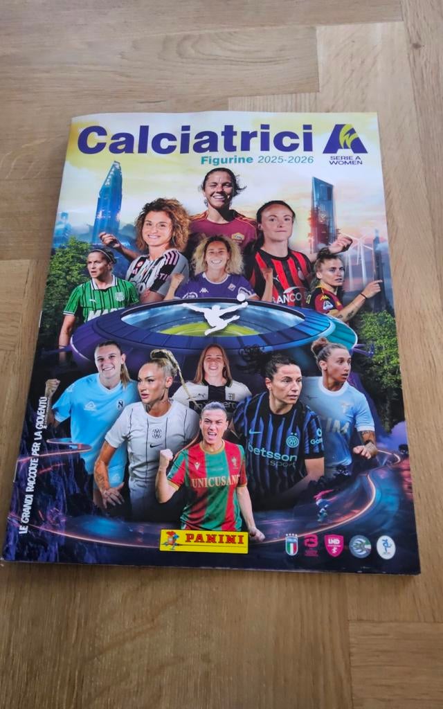 Panini Calciatrici 2025-2026 Stickers, Verzamelen, Verzenden, Nieuw, Buitenlandse clubs, Poster, Plaatje of Sticker