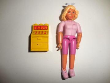 Vintage Lego Belville Poppetje en Kastje beschikbaar voor biedingen