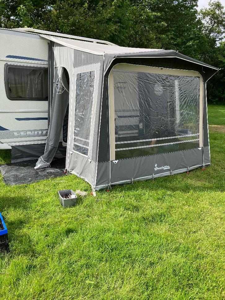 Fendt Bianco 445 TFB Bouwjaar 2012, Caravans en Kamperen, Caravans, Particulier, tot en met 4, 1000 - 1250 kg, Rondzit, Fendt