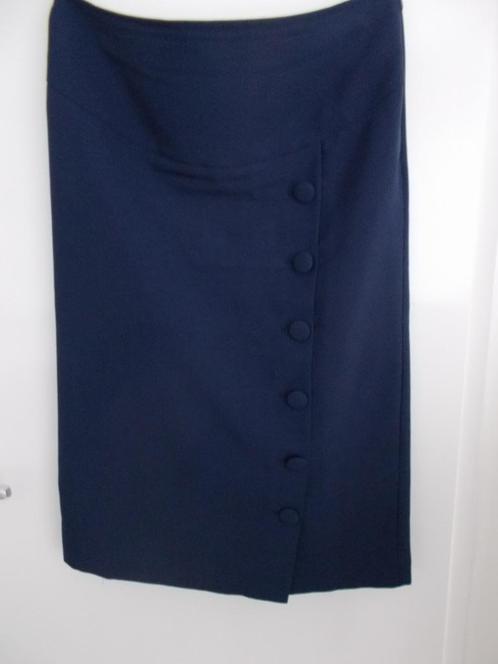 Donkerblauwe rok ( zo goed als nieuw), Kleding | Dames, Rokken, Zo goed als nieuw, Maat 38/40 (M), Blauw, Onder de knie, Ophalen of Verzenden