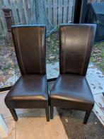 2 Donkerbruine Eetkamerstoelen met Stiksels, Huis en Inrichting, Ophalen