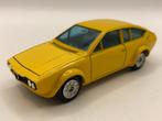 Dinky Toys 1405 Alfa Romeo Alfetta GTV geel -GOED- M26, Hobby en Vrije tijd, Modelauto's | 1:43, Gebruikt, Auto, Dinky Toys, Ophalen of Verzenden