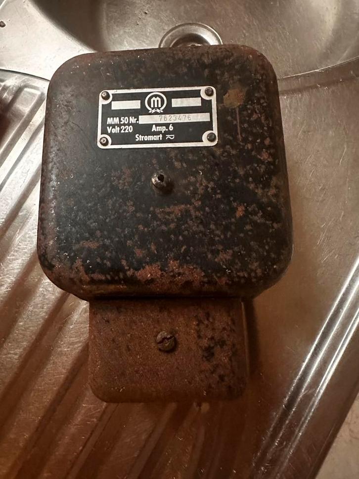 Vintage zekeringkast automaat Stromart–220V 6A retro, Verzamelen, Retro, Overige typen, Ophalen of Verzenden
