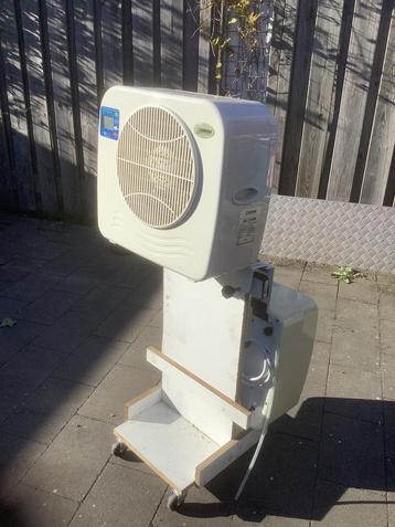 Te koop, caravan airco van het merk EUROM type AC 2000 beschikbaar voor biedingen