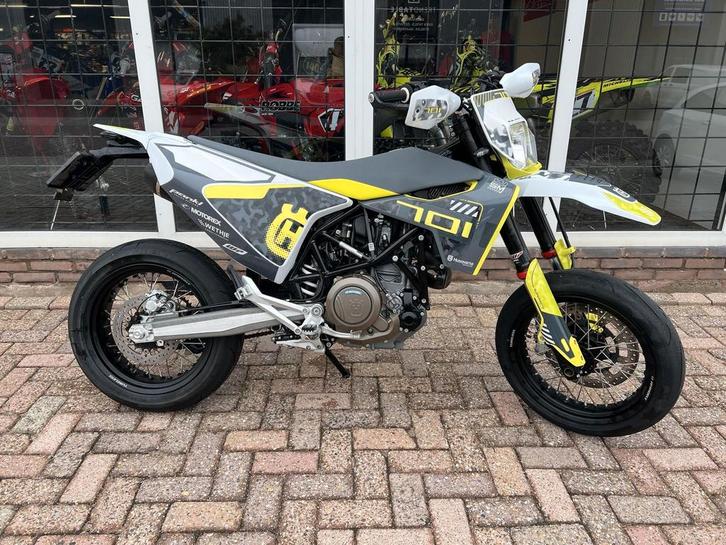 *VERKOCHT* Husqvarna 701 Supermoto – 2021 – Slechts 2.986 km, Motoren, Motoren | Husqvarna, Bedrijf, SuperMoto, meer dan 35 kW