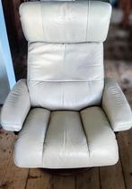 Relax Fauteuil inclusief Hocker, Huis en Inrichting, Fauteuils, Ophalen, Gebruikt, Leer, 50 tot 75 cm